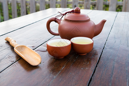 传统茶道茶壶杯子和瓢图片