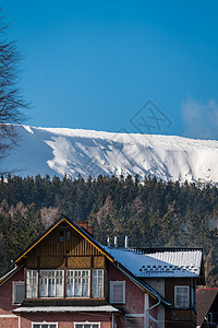 波兰Karpacz镇冬季滑雪胜地图片