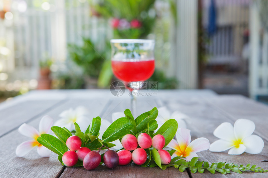 古泰国的红果汁carunda或karondaCarissaCarand图片