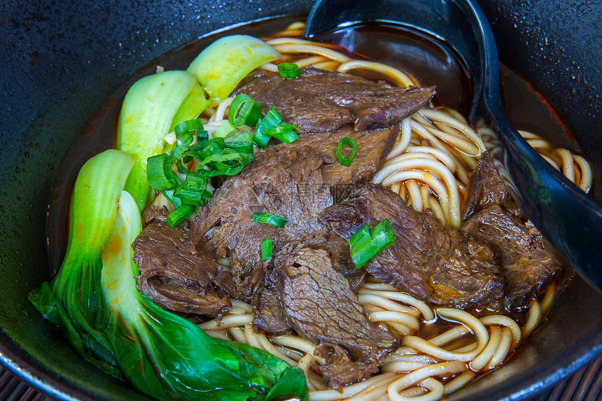 中式牛肉面日式牛肉拉面中餐日餐图片