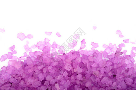 白色背景的紫色海水盐图片