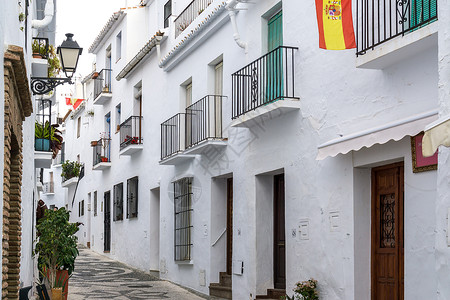 阿萨基亚西班牙弗里吉利亚纳的白色村庄狭窄的街道和小巷被背景
