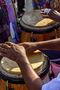 在里约热内卢街头的民间桑巴表演中玩家风琴游戏aba图片
