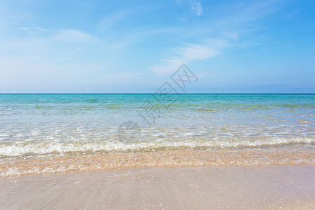 有海浪的海滩岸图片