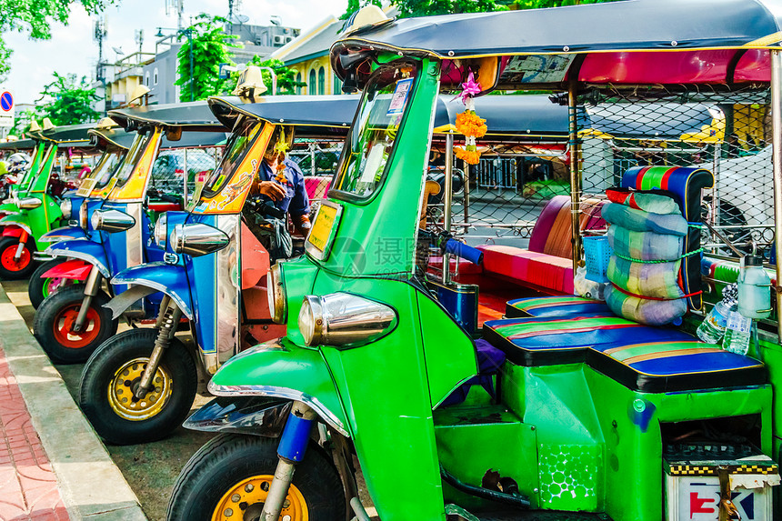 Tuktuk在泰国Bankok市图片