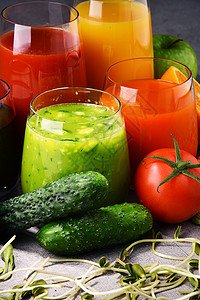 带新鲜有机蔬菜和水果汁的眼图片