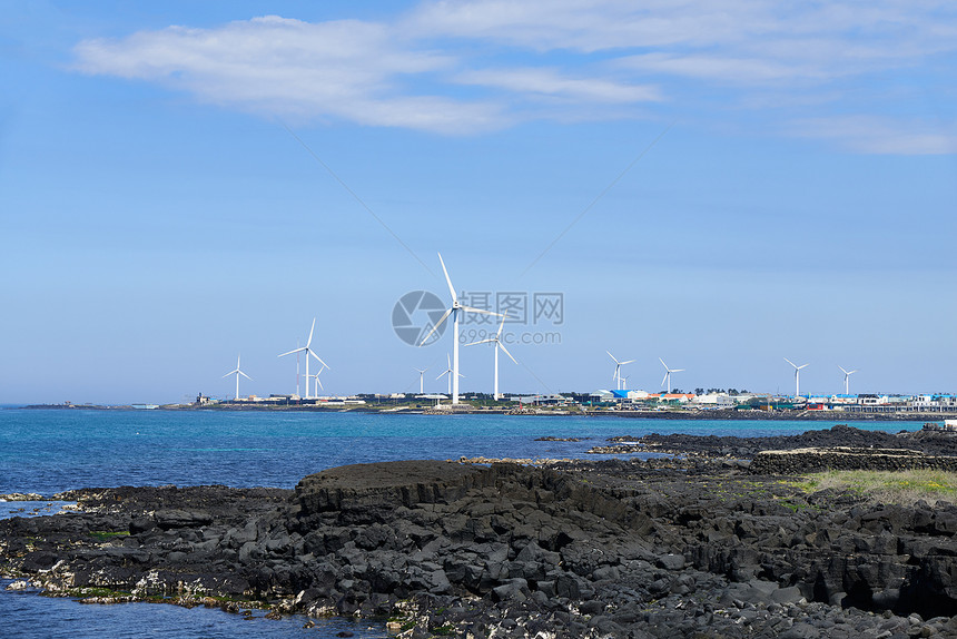 韩国济州古吉瓦乌普岛海岸风力发电风能景观图片