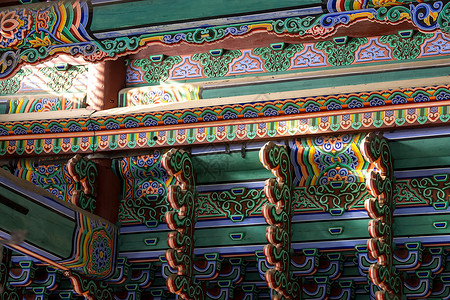 在韩国南部汉城Gyeongbok宫的韩国传统定型天花板图片