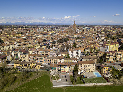 意大利伦巴第大区克雷莫纳市的鸟瞰图高清图片
