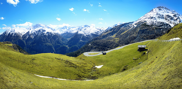 美丽的阿尔卑斯山之旅高原山腰远景全图片