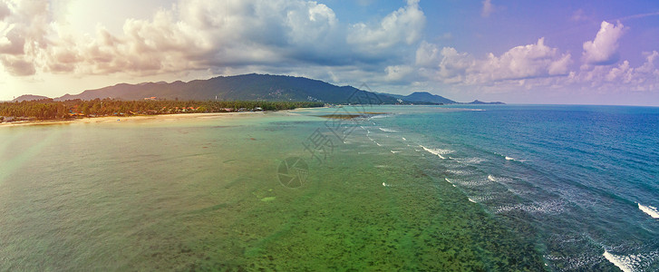 泰国高三井KoSamui热带黄雨海和图片