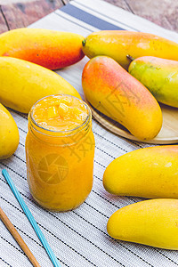 夏季的芒果芒果冰淇淋和图片