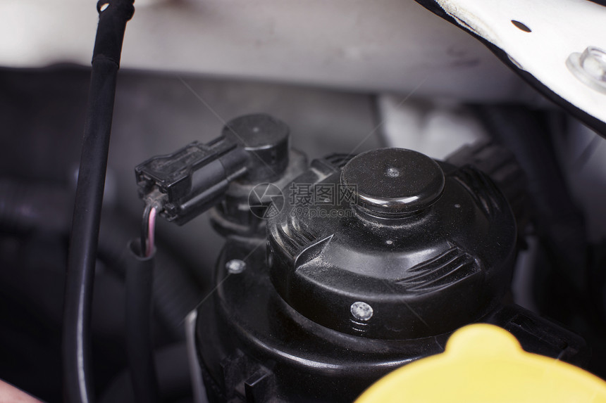 引爆柴油过滤器风和汽车柴油发动机燃料系统水分离器的按钮单图片