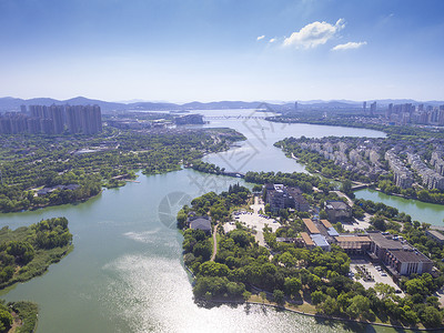 城市滨水建筑鸟瞰图图片