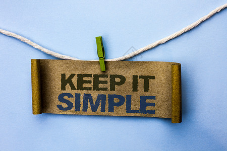 概念意义简化事情容易理解清晰简洁的想法写在绳子上的纸板上图片