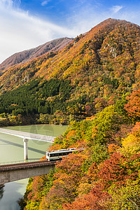 秋季福岛的Ba高清图片