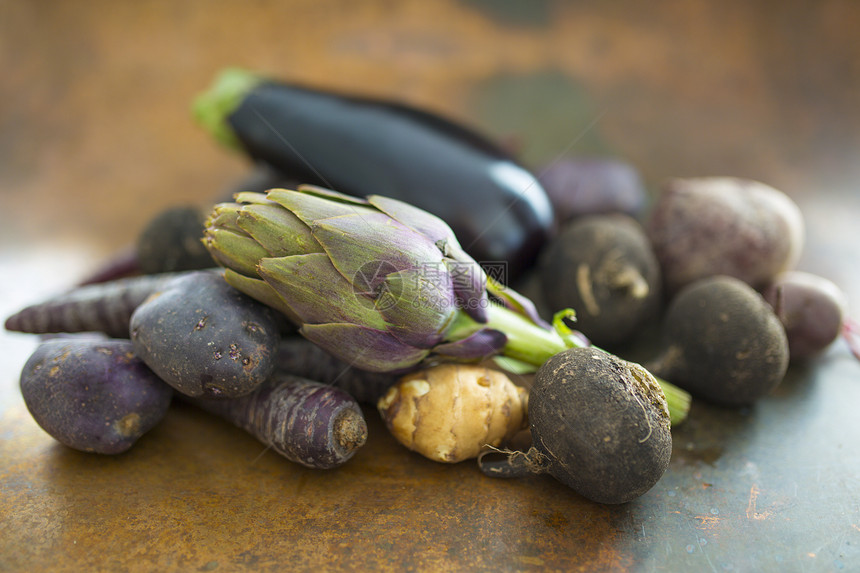 原始的和新鲜的椰菜紫色的蔬菜图片