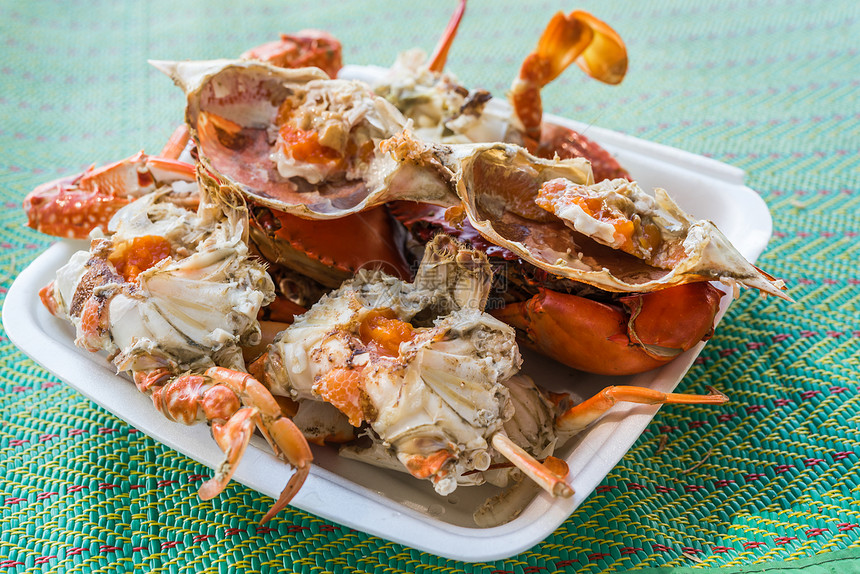 煮或蒸海花蟹特级是在泰国曼谷的泰国街头食品市场或餐厅出图片