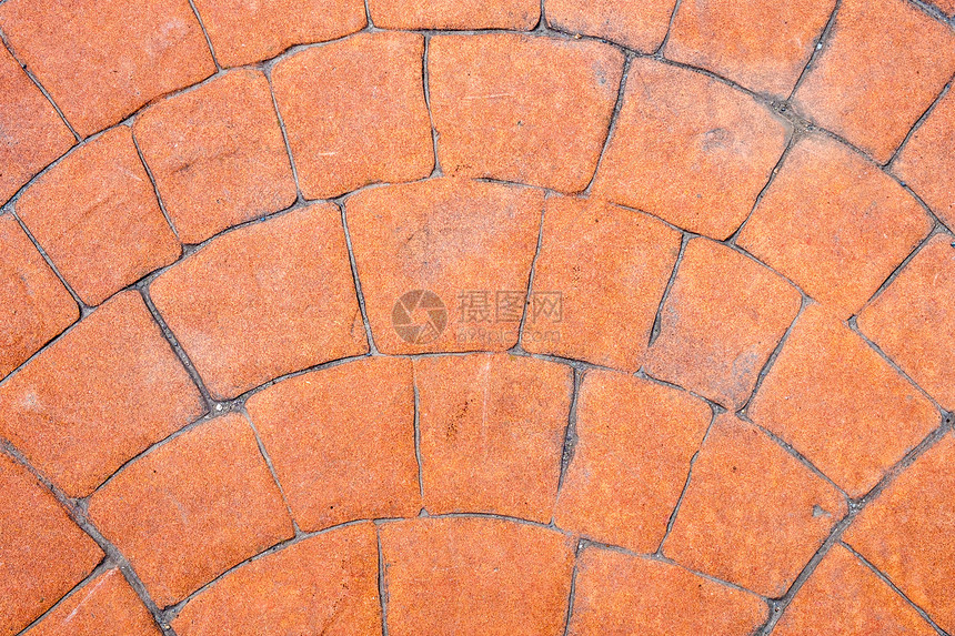折叠在半圆形矩瓷砖的橙色桥图片
