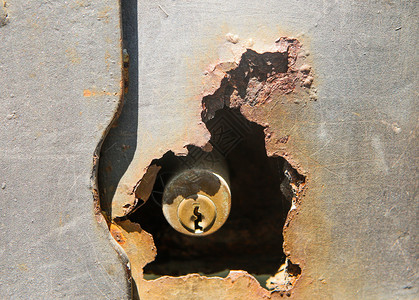 钥匙孔和旧锁生锈的金属图片