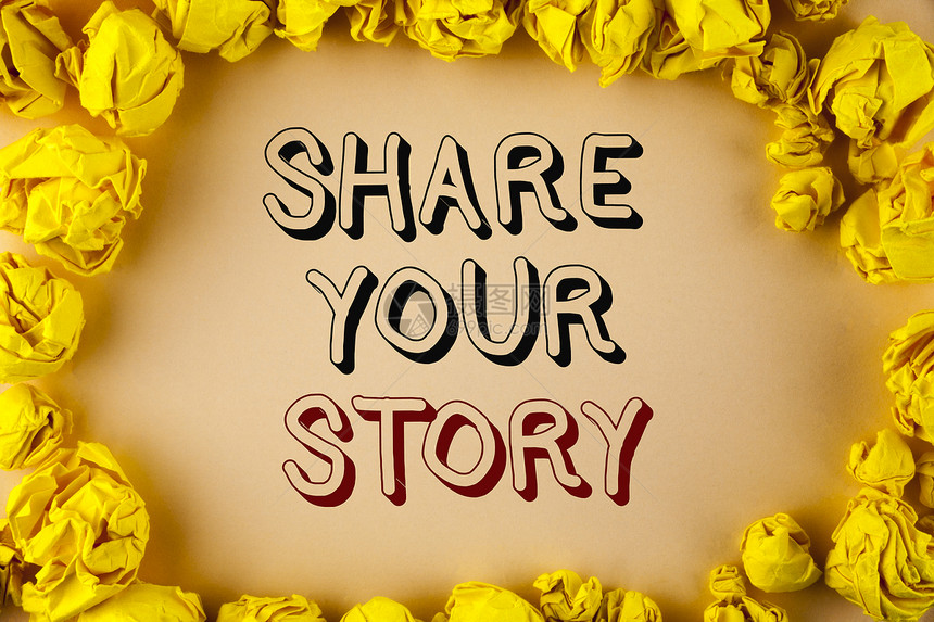 显示分享您的故事的文字符号概念照片讲述个人经历谈论你自己在黄纸球中讲故事书图片