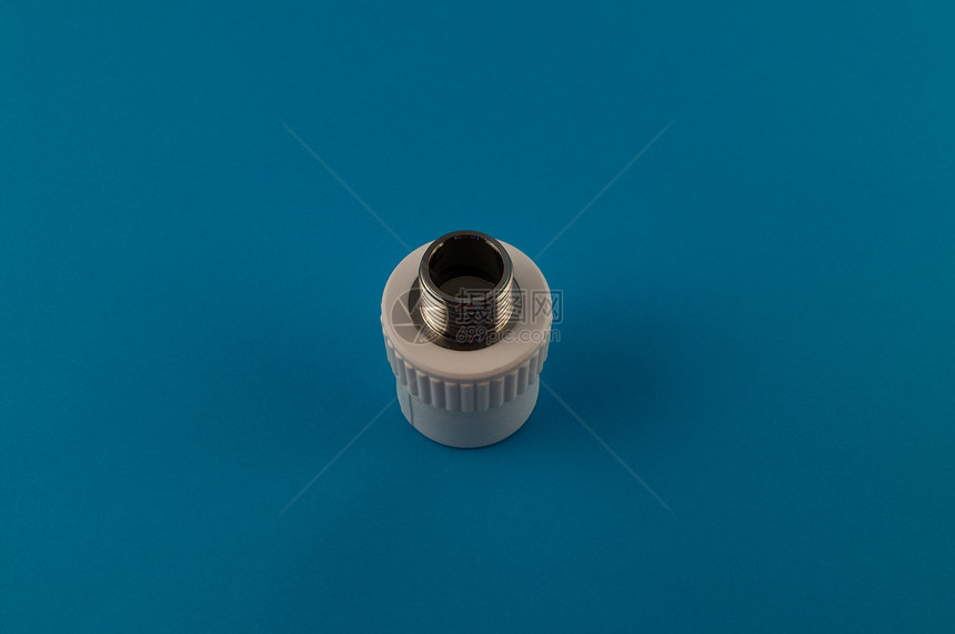安装水管的配件是金属和塑料之间的连接适配器图片