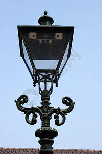 一盏装饰的街灯图片