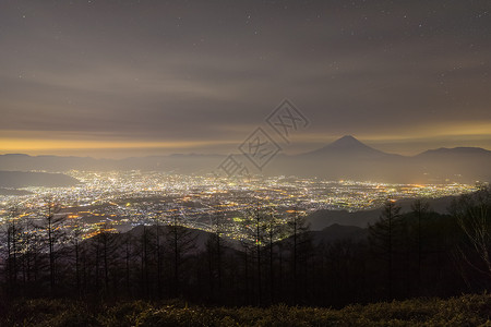 日本富士山和甲府市的夜景高清图片