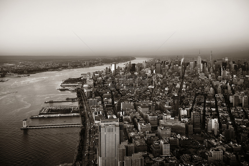 曼哈顿中城日落屋顶与纽约市城图片