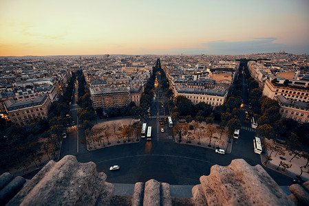 巴黎城市街道的屋顶视图在法国图片