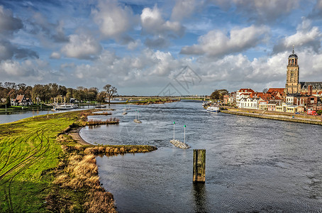 从威廉米娜大桥向IJssel河和荷兰德文特市看图片