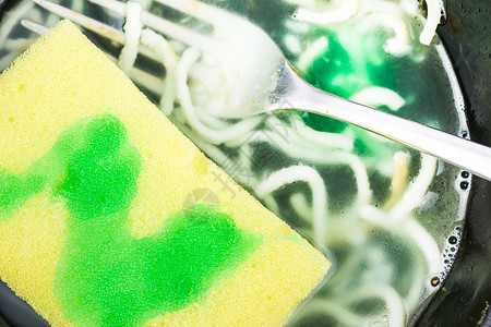海绵用绿色清洁凝胶洗碗图片