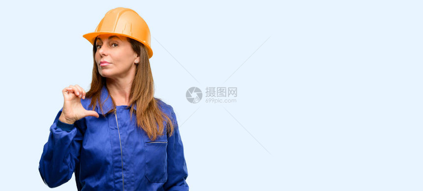 工程师建筑工人女自豪兴奋和傲慢图片