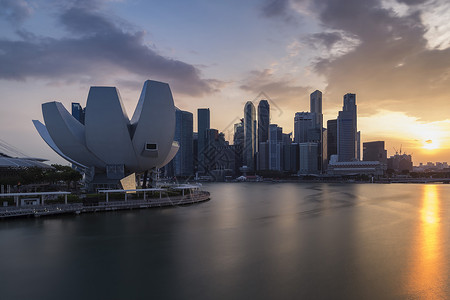 日落时的新加坡天际线图片