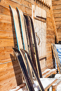 俄罗斯莫伦斯克地区Smolensk村俄罗斯冬季在木屋墙图片