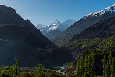 巴基斯坦Hunza河谷夏季的山谷脉地貌森图片