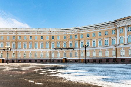 圣彼得堡市宫广场旧总参谋部楼图片