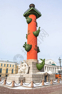 3月圣彼得堡市瓦西耶夫斯基岛吐口的Ros图片