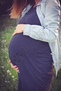 孕期孕产和新的家庭概念图片