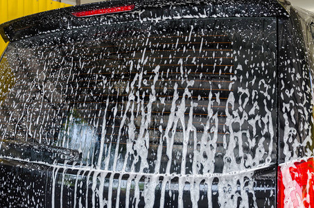 洗车用泡沫洗车图片