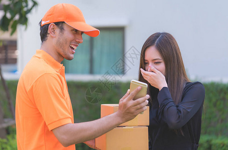 女人们对迷幻男子的魔幻图片