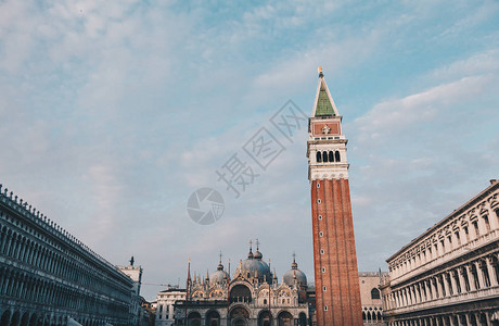 威尼斯日落时圣马克广场的景观意大图片