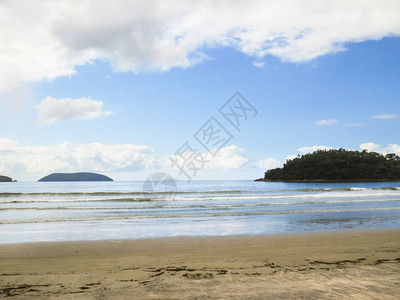 巴西的海滩景观海浪沙子岛屿背景图片