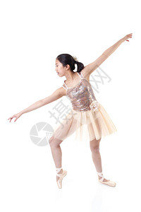 年轻的亚洲芭蕾舞女郎在进行芭蕾运动白种图片