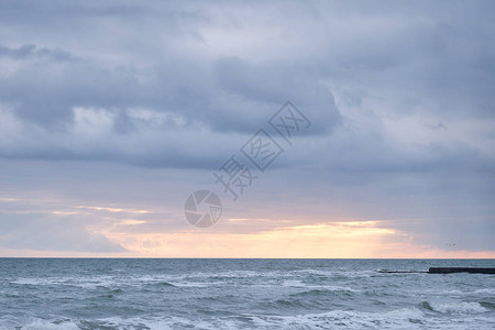 美丽的天空背景自然的构成海景图片