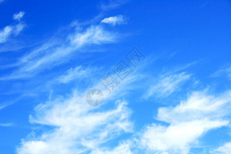 天空美丽的大云彩阿尔图片