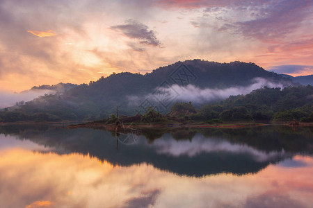 美丽的风景清晨图片