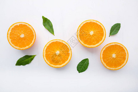 白色背景上的新鲜橙色柑橘类水果顶视图图片
