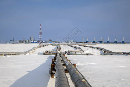 气体和石油运输气体处理厂气体增压缩机站的气体管道起图片