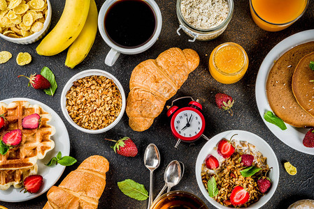 健康早餐概念各种早餐食品图片
